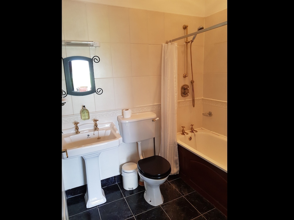 Carrygerry Country House 58/61