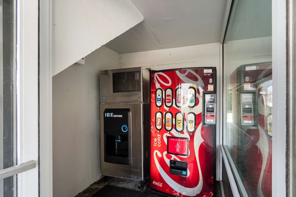 Motel6 Lexington, KY - Airport photo3