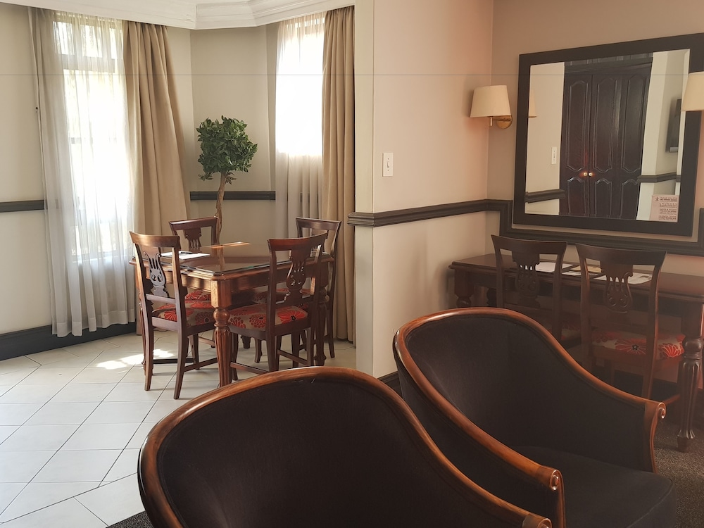 Court Classique Suite Hotel 37/50