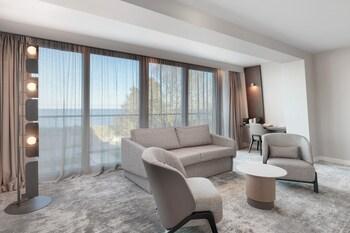 2 BEDROOMS, EXCLUSIVE, APARTMENT, SEA VIEW
