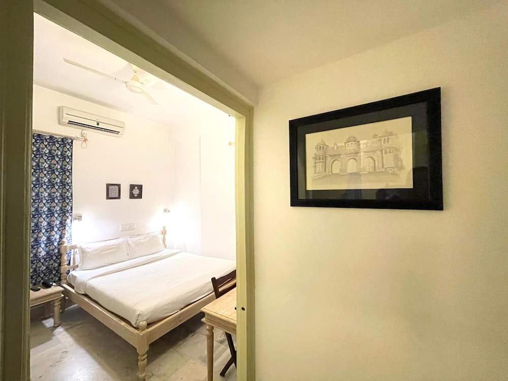 JAIWANA HAVELI 11/40
