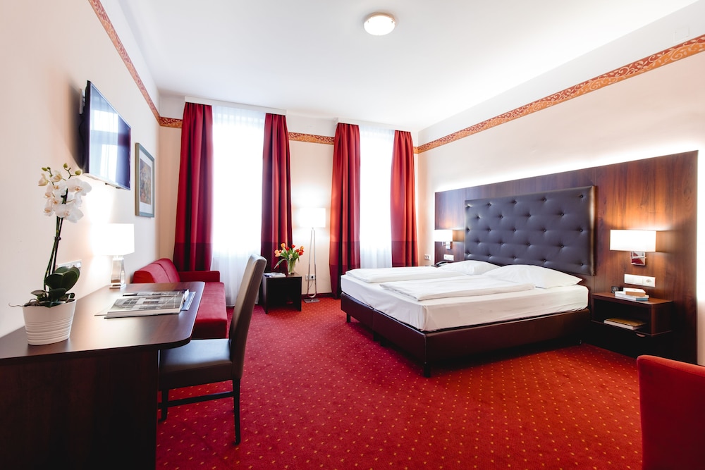 Hotel Allegro 10/53