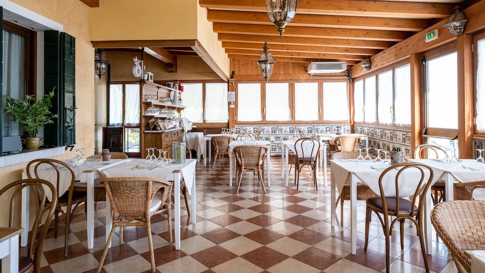Hotel Villa Sara 41/60