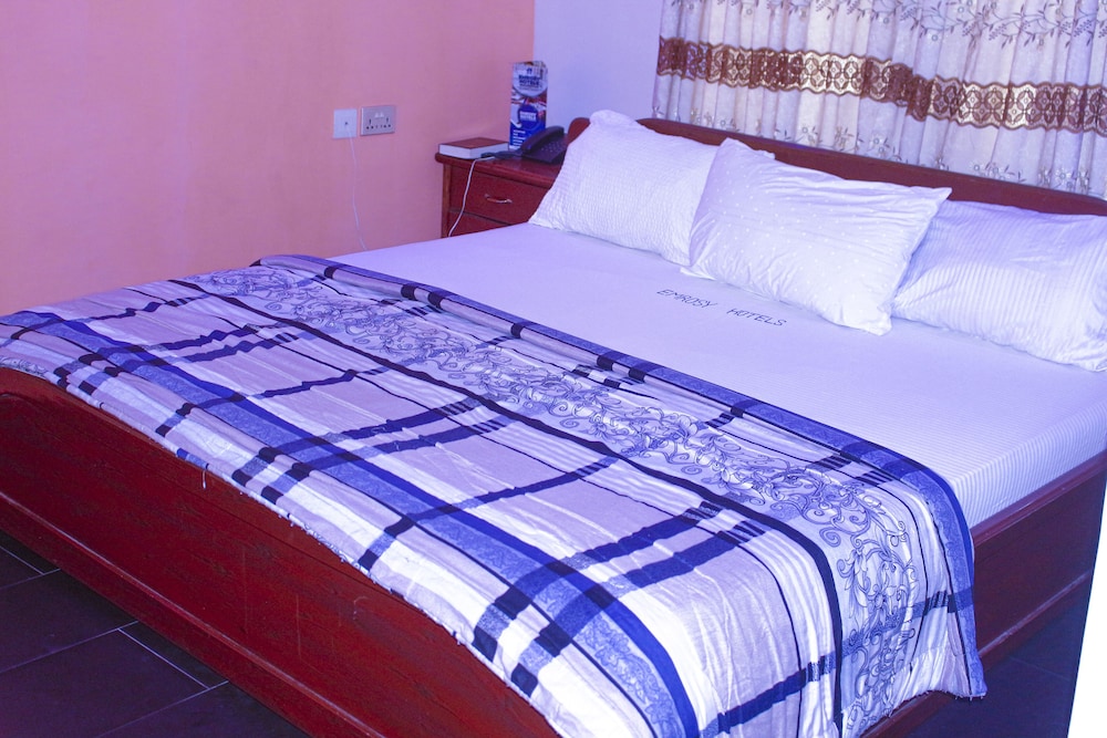 EMROSY HOTELS AND SUITES 26/50