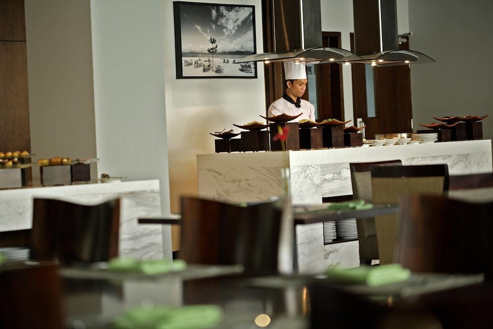 Hotel Santika Mataram 28/70