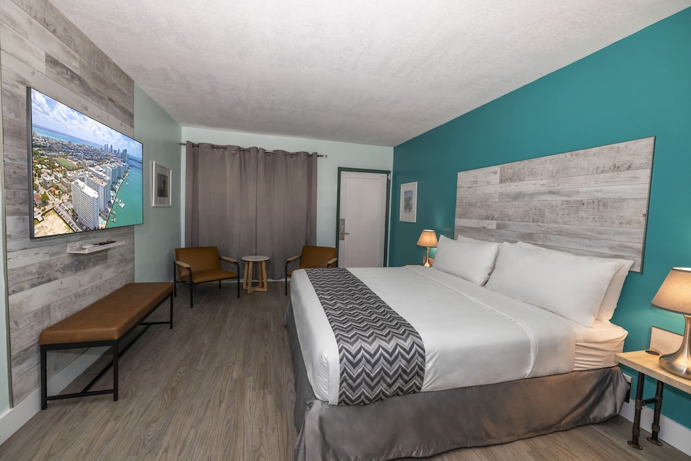 SUITES ON SOUTH BEACH 12/65