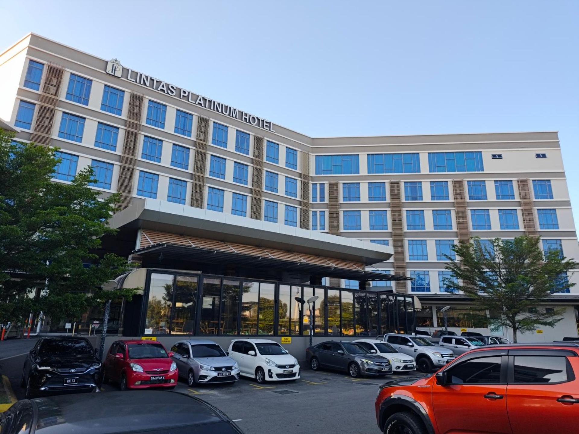 Lintas Platinum Hotel 49/59