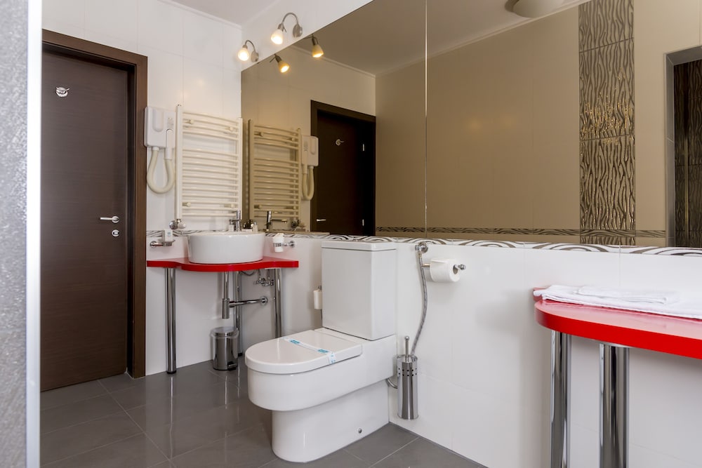جناح بسرير مزدوج مع أريكة، West City Hotel Cluj Formely Best Western Plus Fusion Hotel 6/8