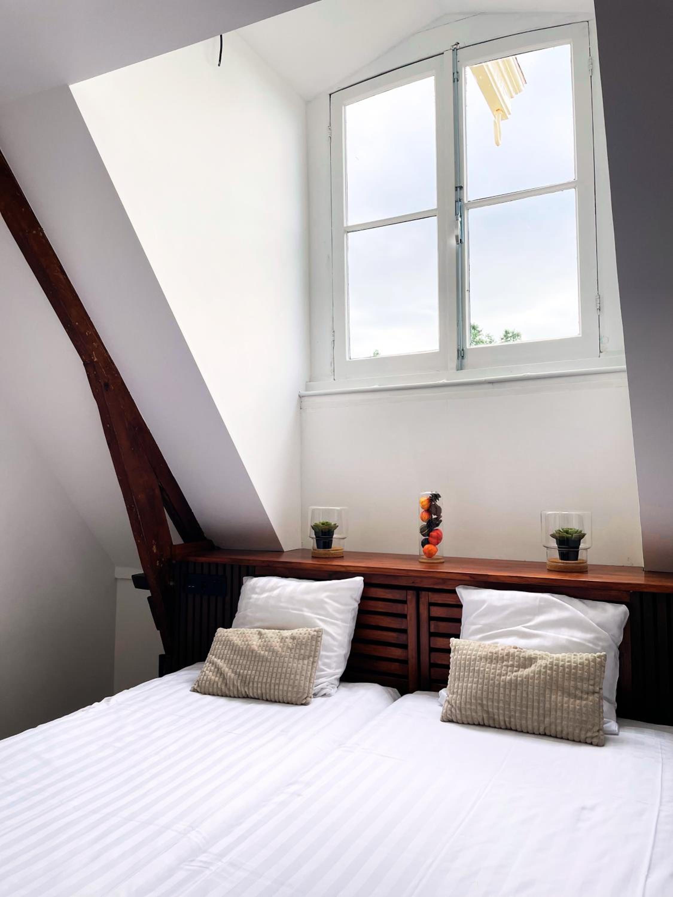 Room, Twin Beds, Small, Attic