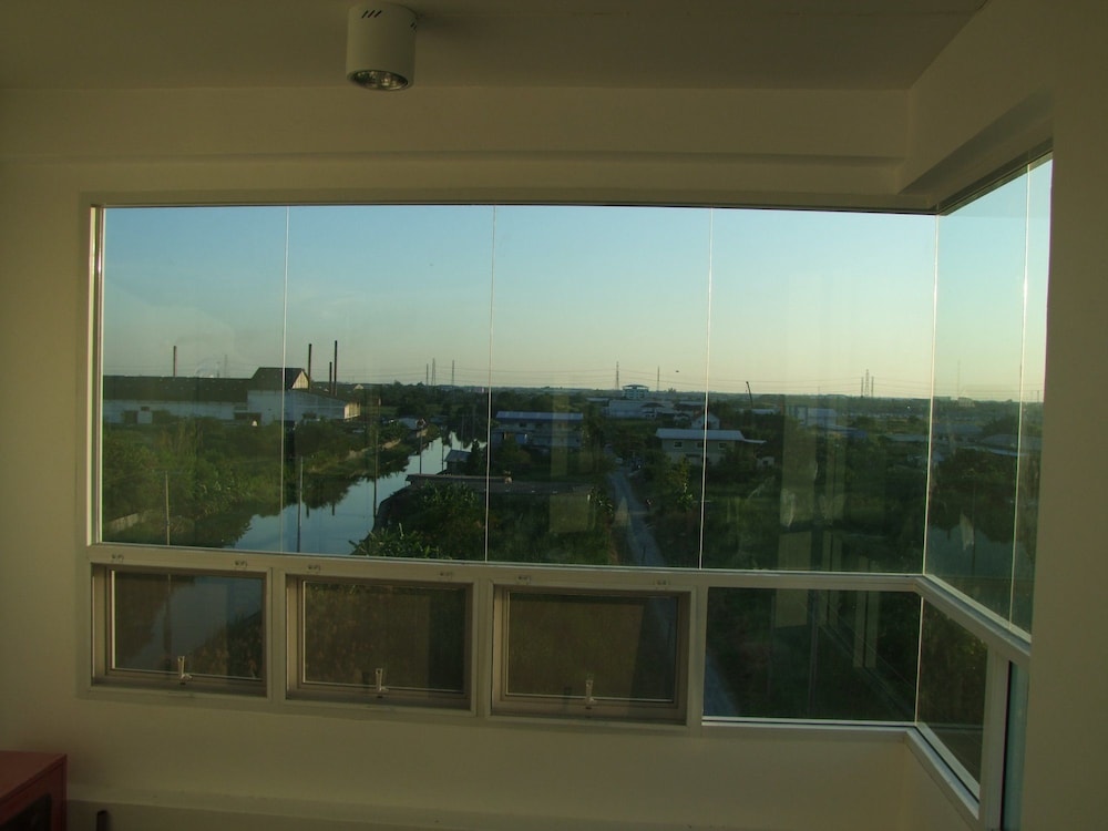 At Ease Residence Suvarnabhumi 13/67