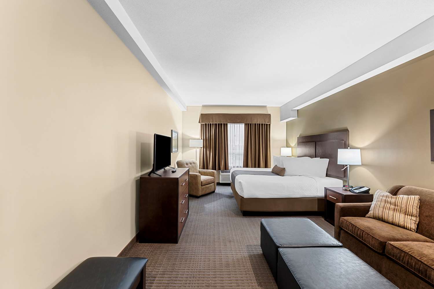 Best Western Plus Lacombe Inn and Suites 7/12