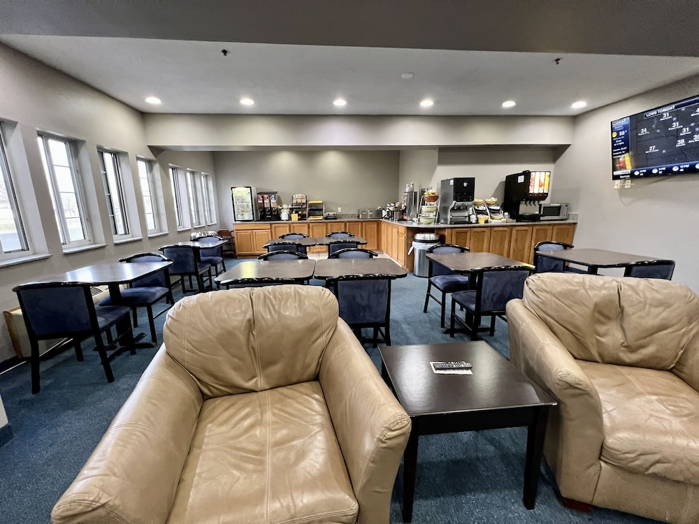 Reston Inn & Suites 28/50