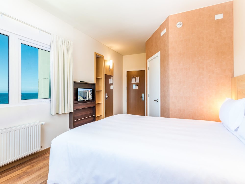 Ibis Puerto Montt 18/42