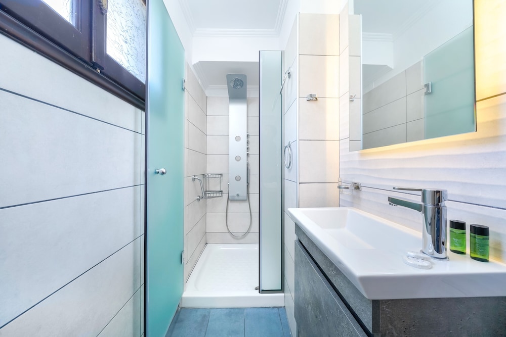 Kamelia Hotel 47/50