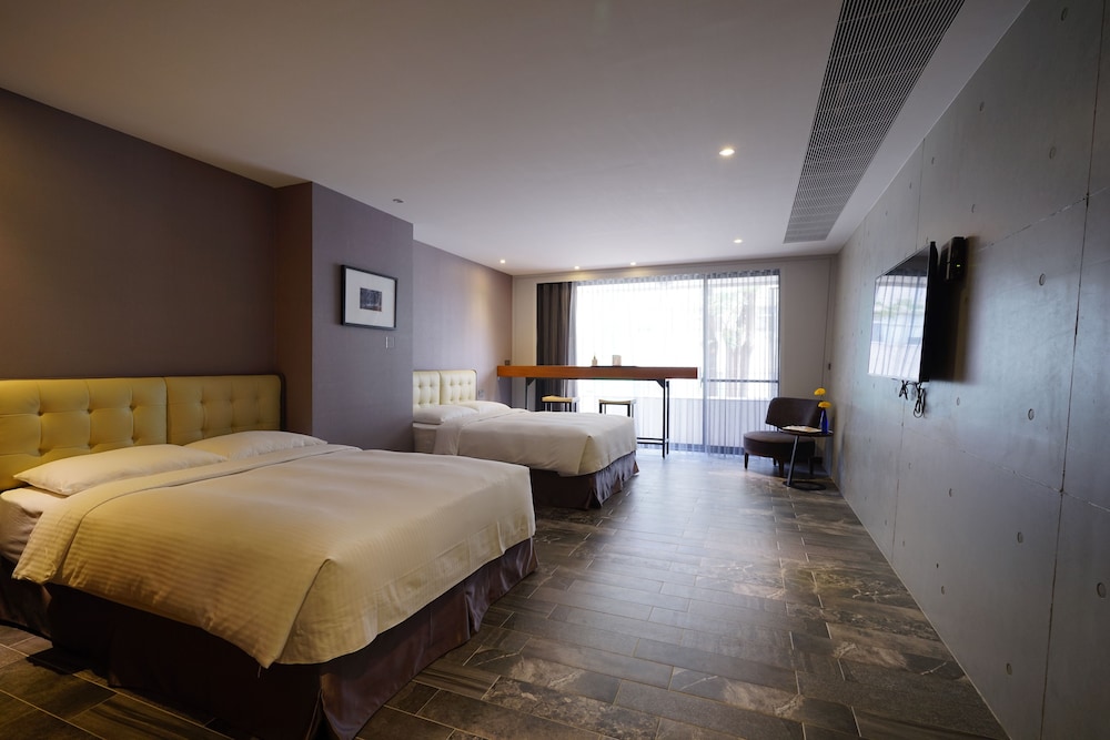 غرفة ديلوكس عائلية بسريرين كوين، 3 Door Hotel 4/10
