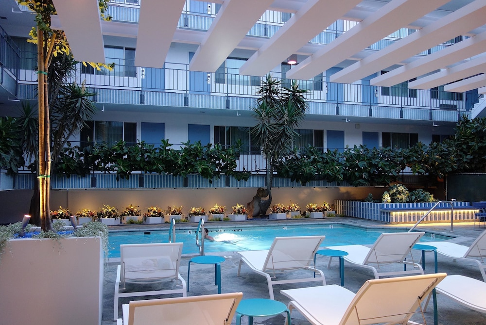 Beverly Laurel Hotel 51/69