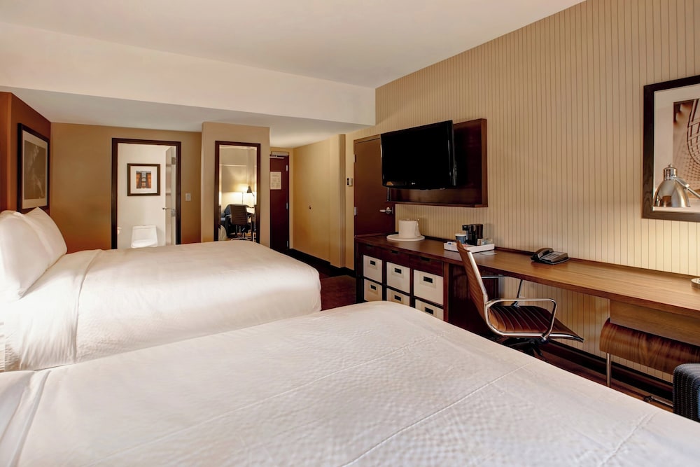 Room, 2 Queen Beds, Pool Side
