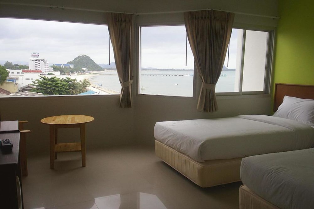 Prachuap Beach Hotel 19/40