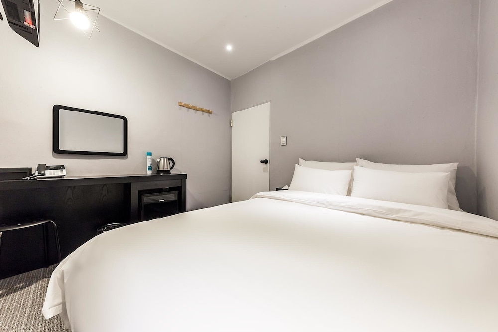 ECONOMY, DOUBLE BED