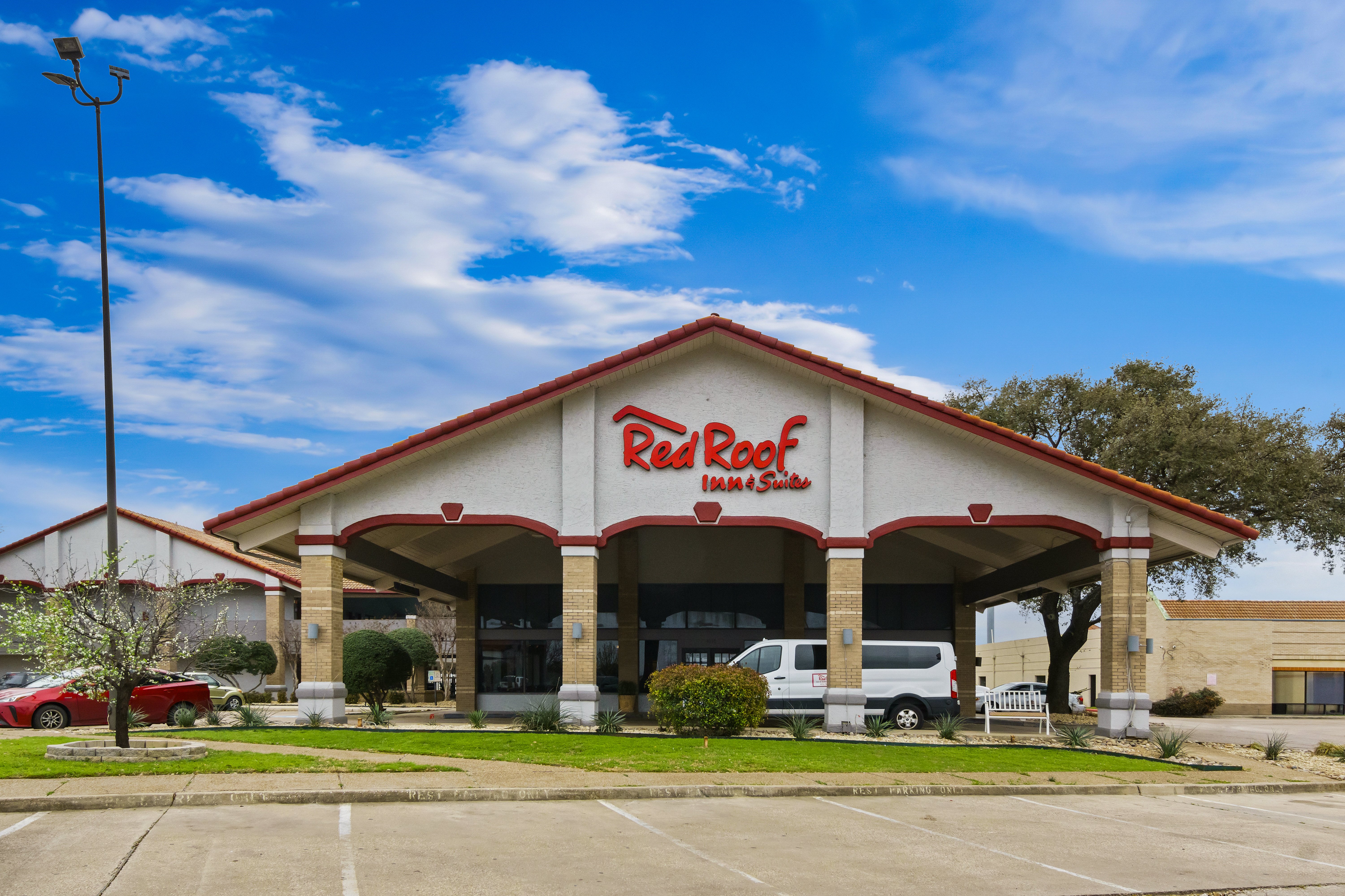 Red Roof Inn & Suites Irving - DFW Airport South 4/45