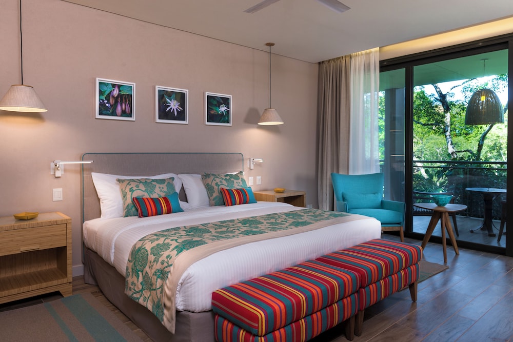 MASTER, DELUXE, DOUBLE BED
