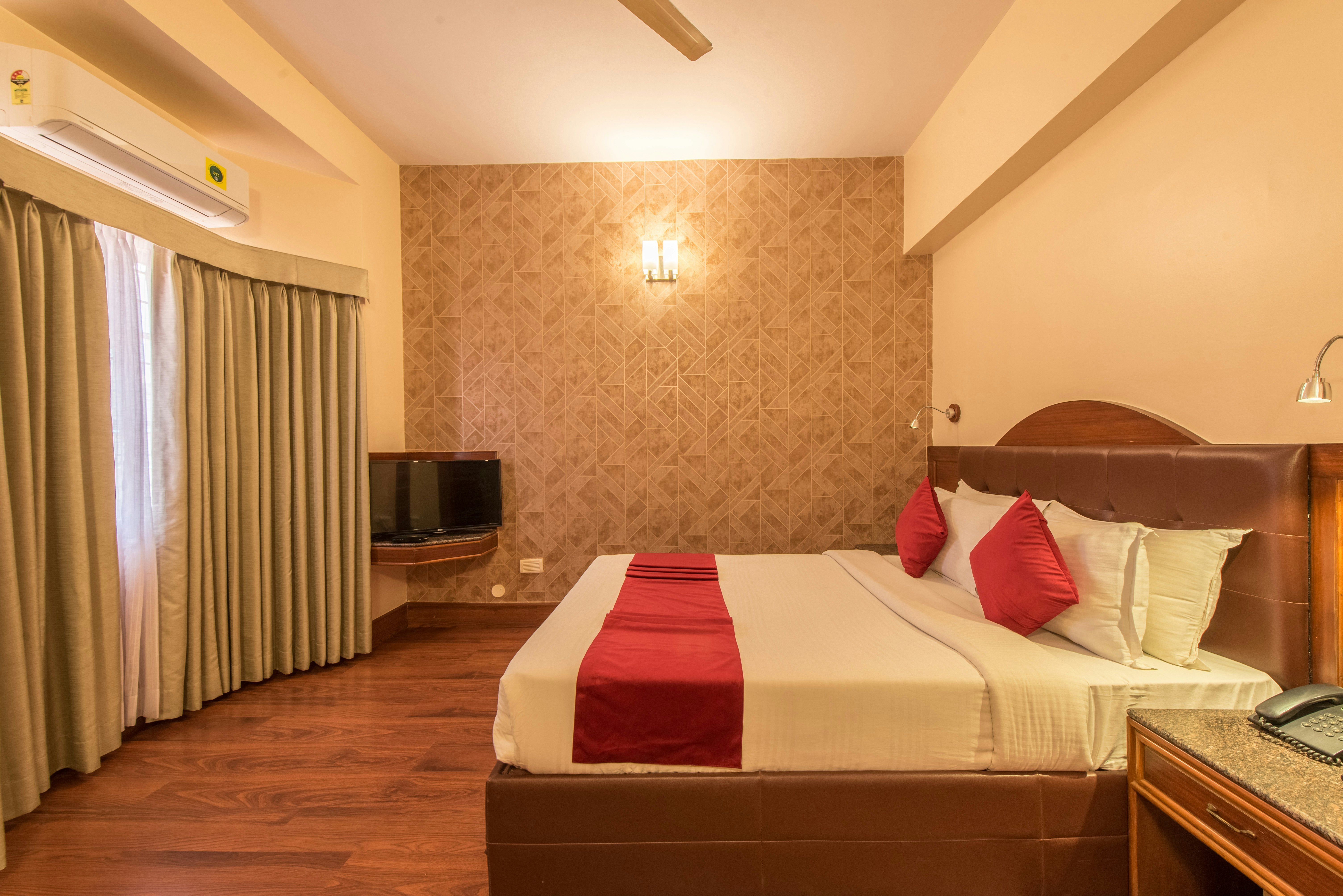 Hotel Bangalore Gate 33/81