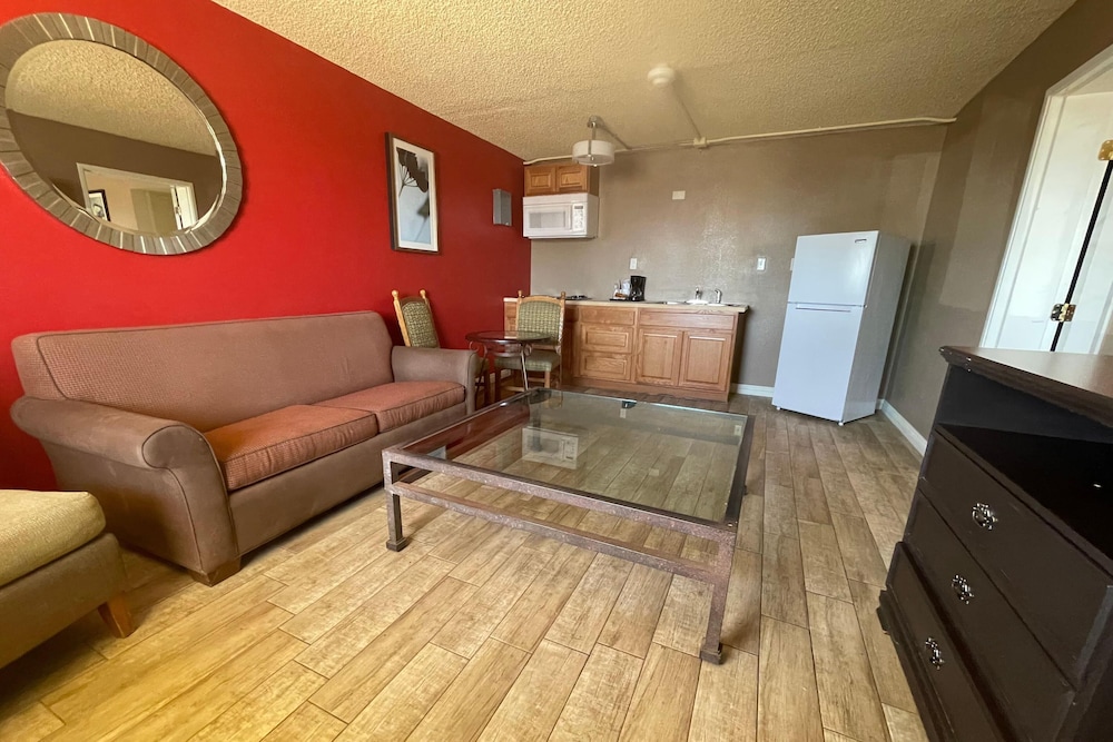 Travelodge by Wyndham Imperial/El Centro 30/48