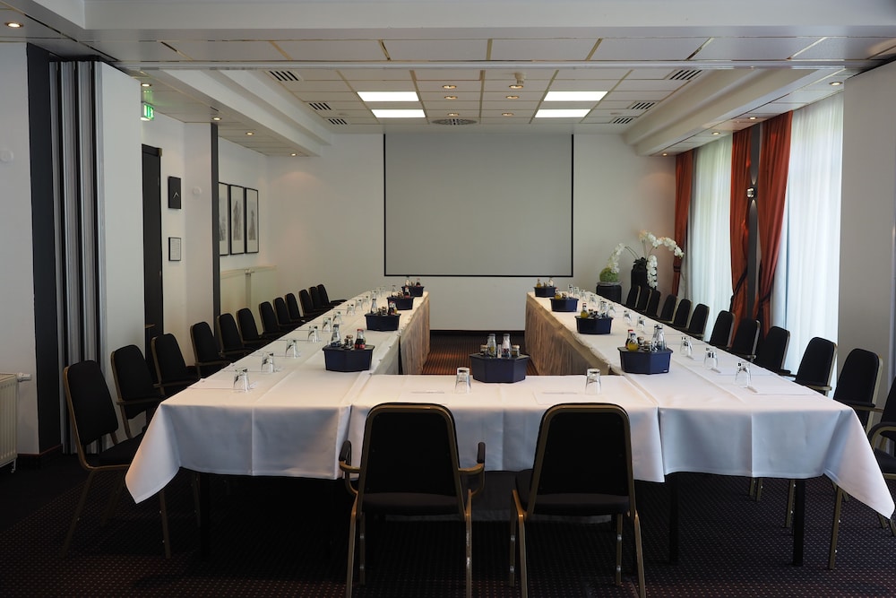 Holiday Inn Minden 48/54