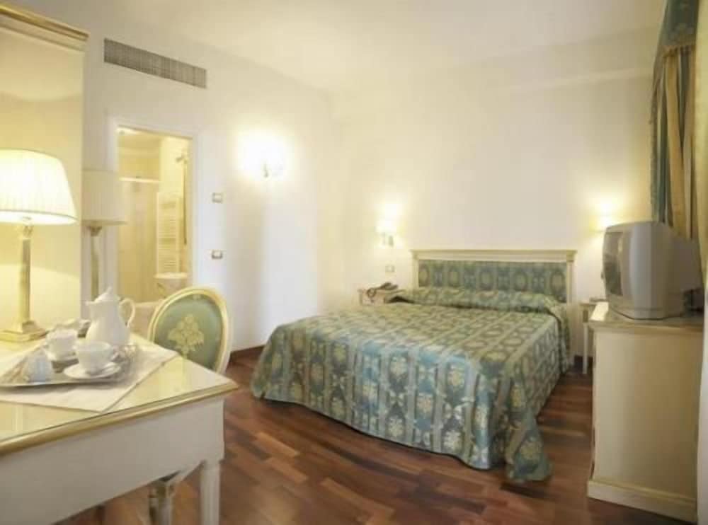 Villa Crispi 24/37