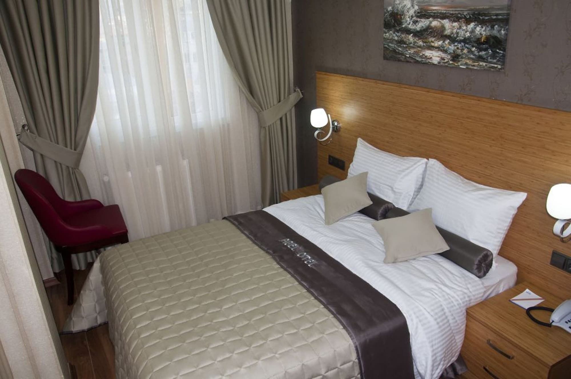STANDARD, DOUBLE OR TWIN BED