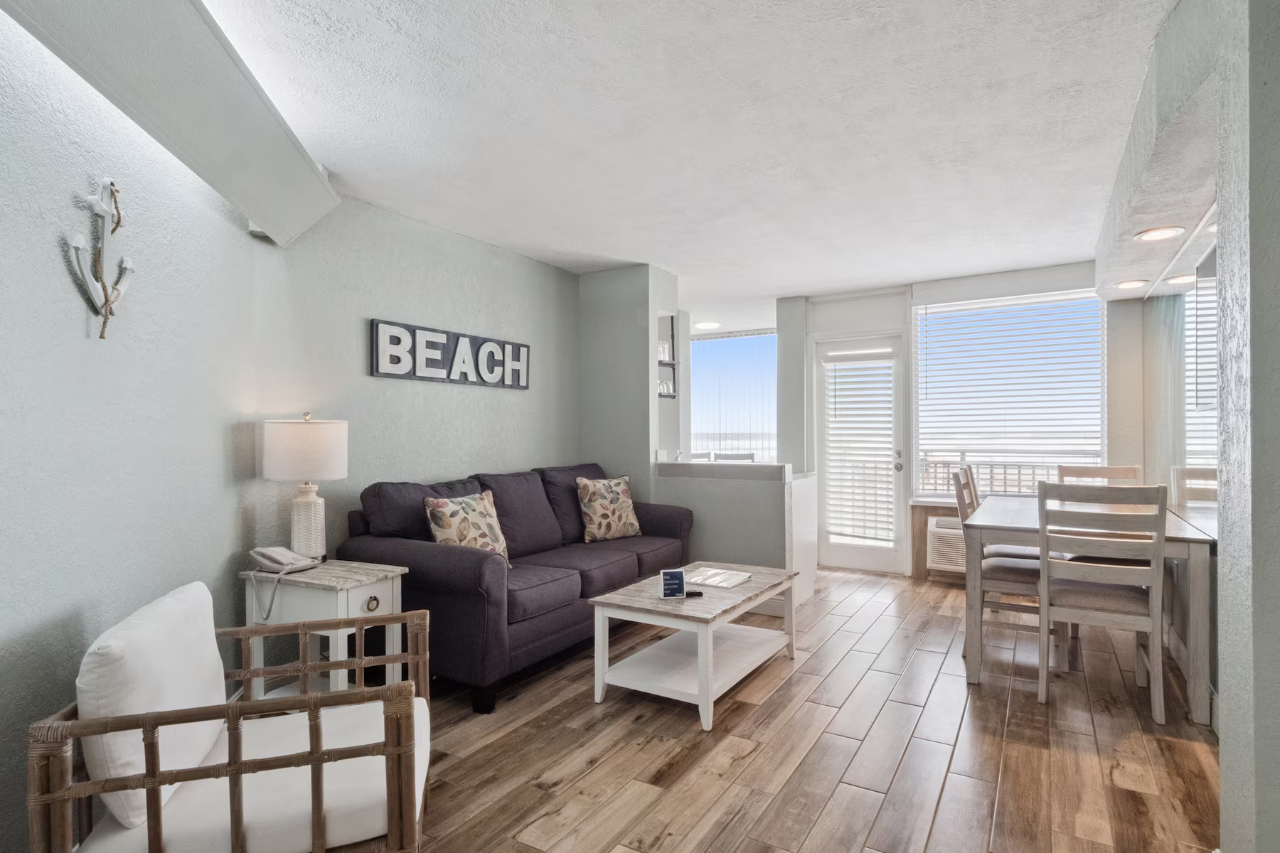 Howard Johnson by Wyndham Oceanfront Daytona Beach 31/44