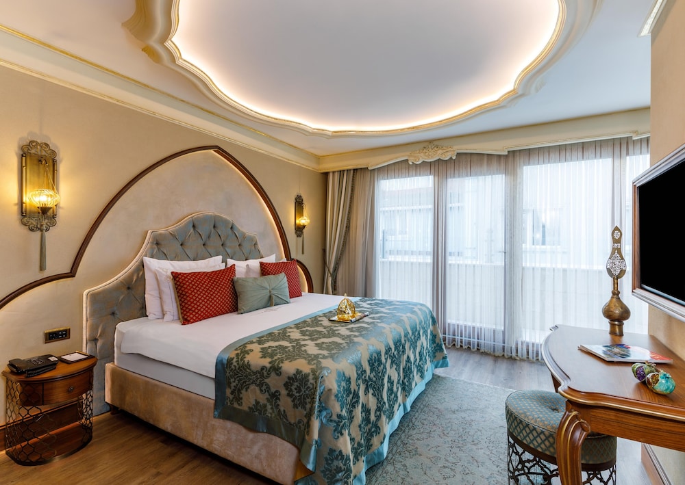 جناح ملكي بسرير كينج وسريرين منفصلين، Romance Istanbul Hotel 2/4