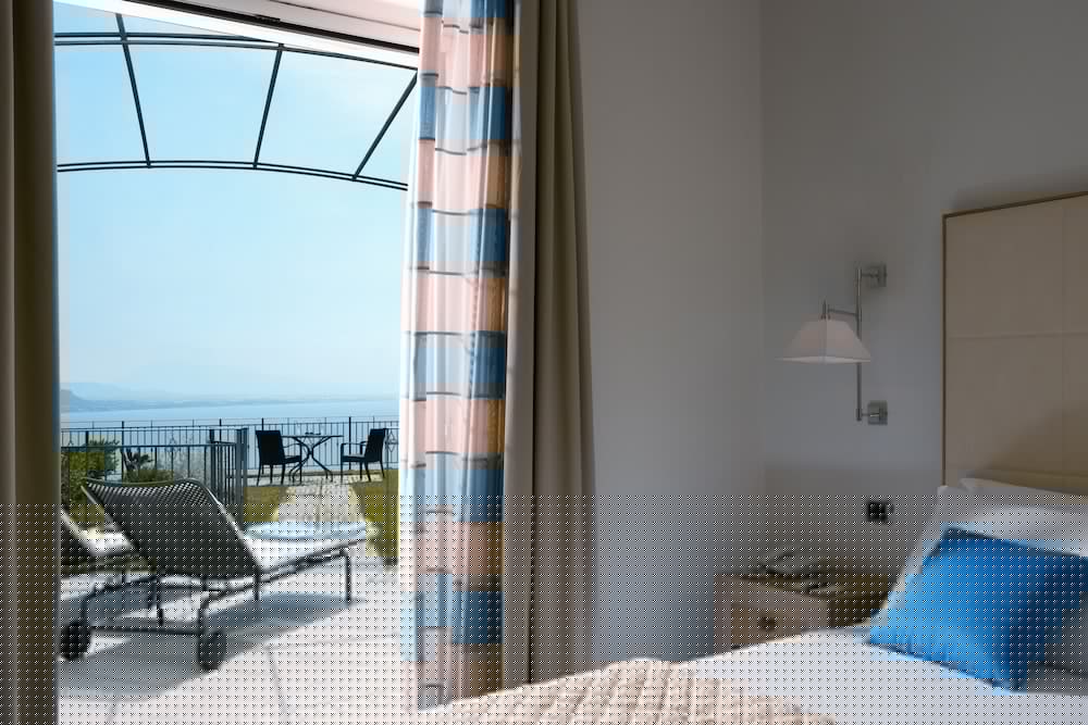 Raito Hotel 76/133