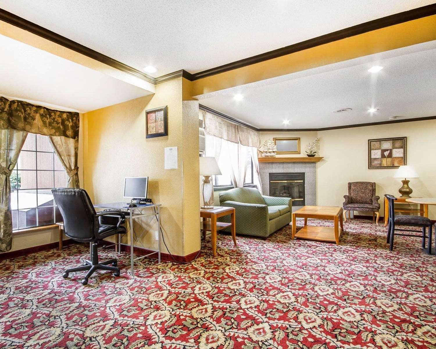Rodeway Inn & Suites Madison East 7/10