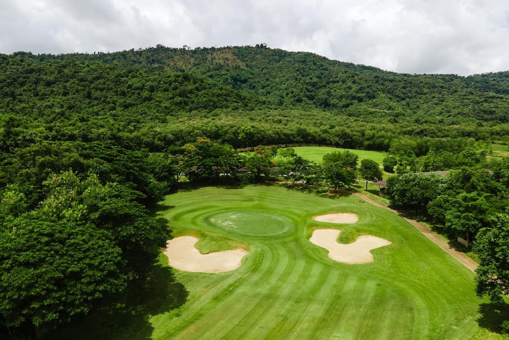 Kirimaya Golf Resort and Spa 70/74