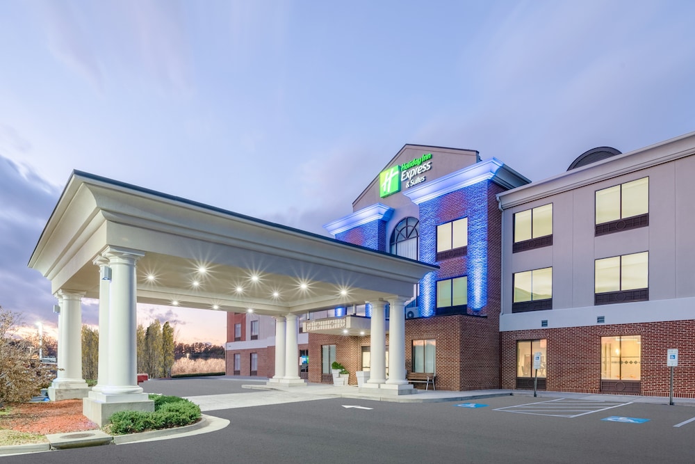 Holiday Inn Express Hotel & Suites Tappahannock 3/44