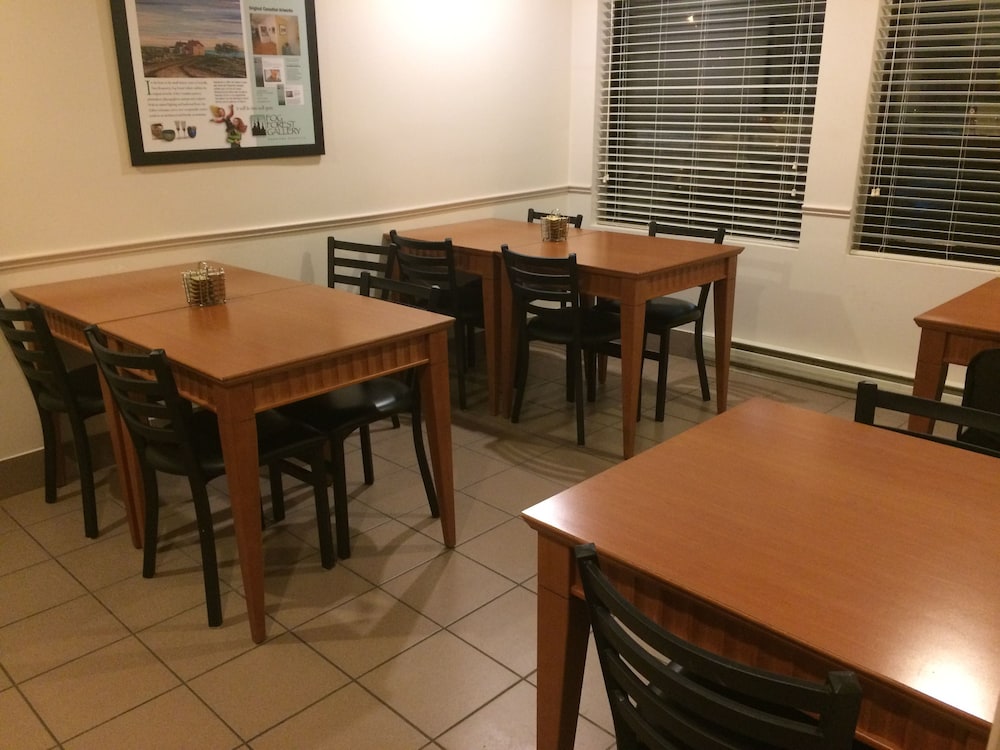 Coastal Inn Sackville 35/55
