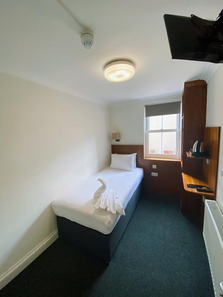 Chelsea Guest House 43/67