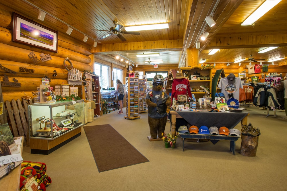 Headwaters Lodge And Cabins At Flagg Ranch 29/55