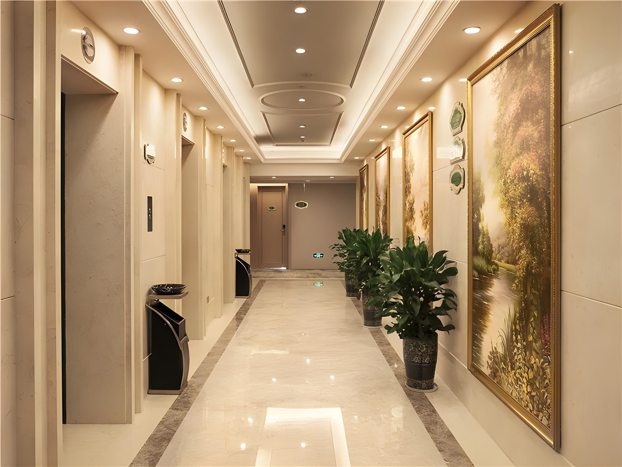 Vienna Hotel (Chongqing Yuanjiagang Metro Station) 9/58