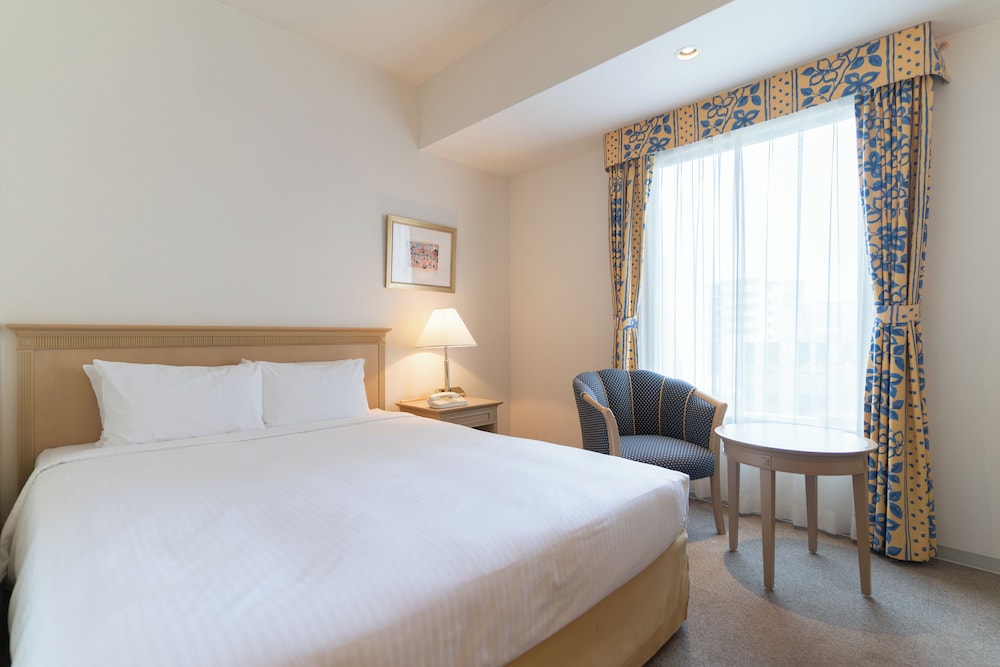 DOUBLE ROOM