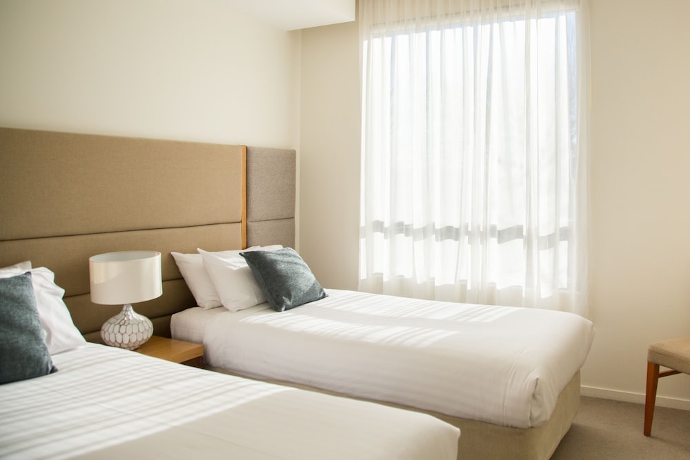 2 BEDROOMS, EXECUTIVE, SUITE