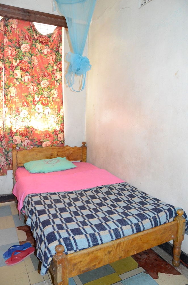 Nairobi Kitale Hotel 10/22
