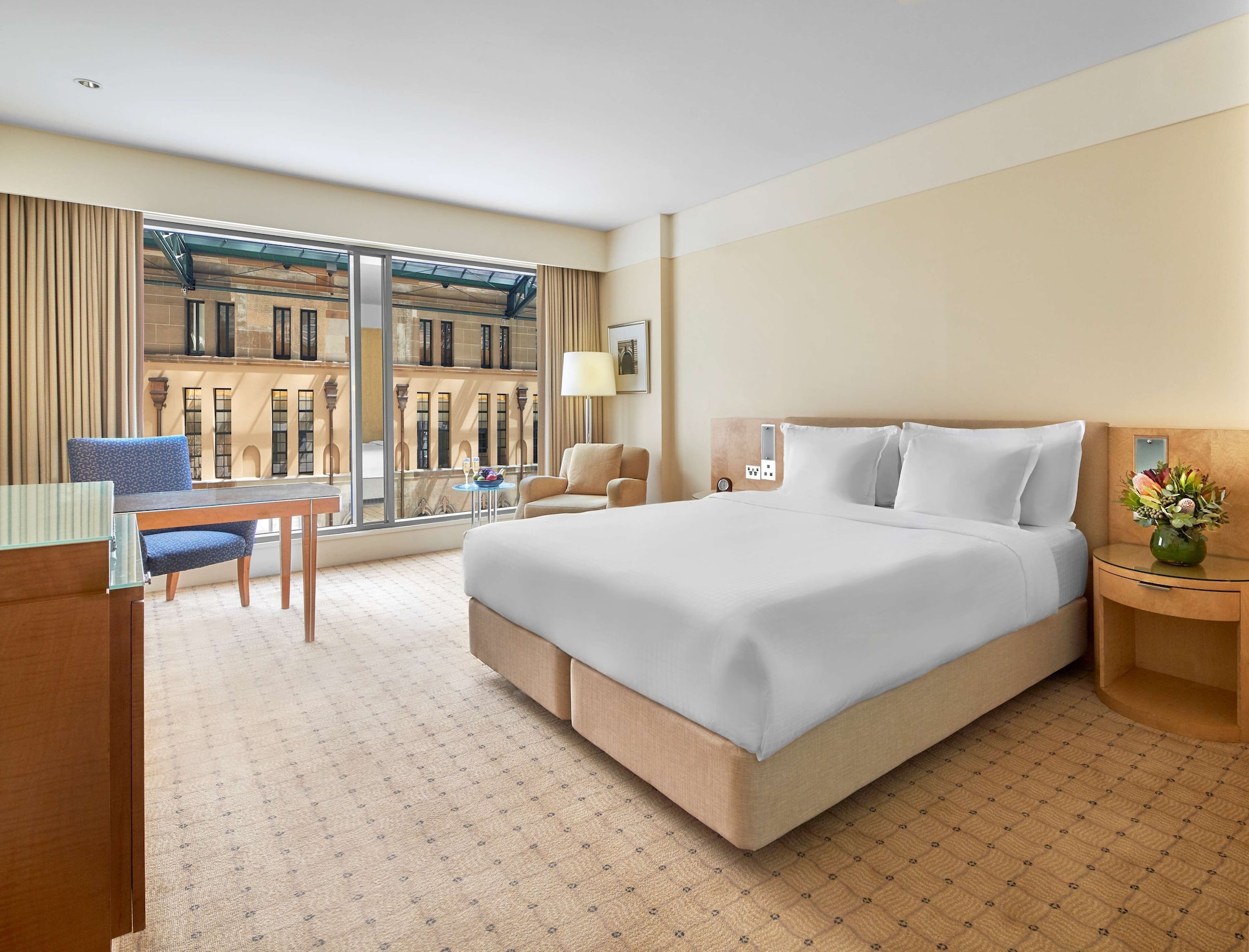 DELUXE, EXECUTIVE, KING BED