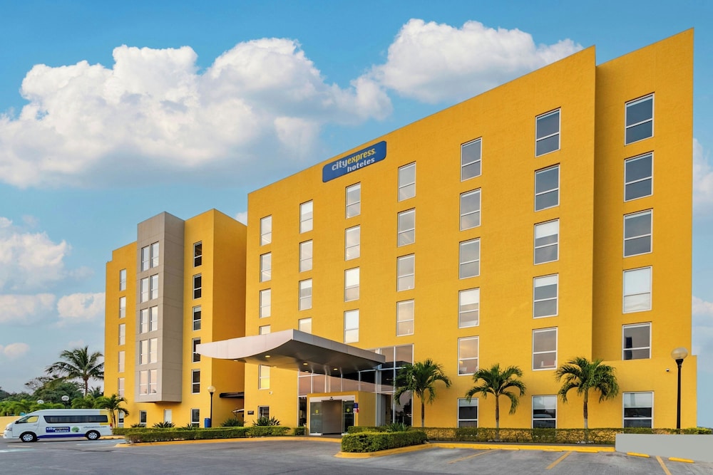 City Express by Marriott Tuxpan 1/50