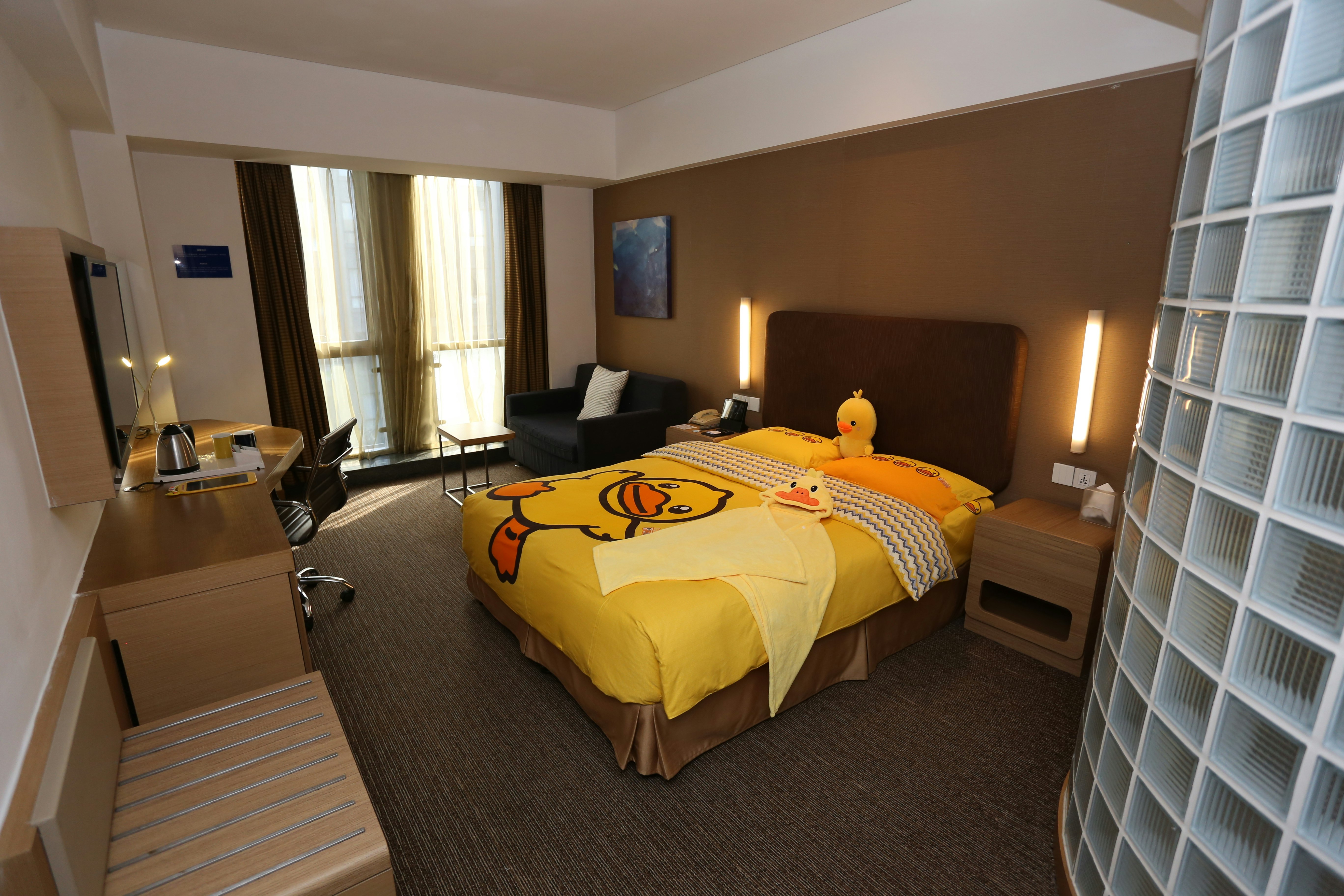 HOLIDAY INN EXPRESS SHANGHAI JINSHA 20/50