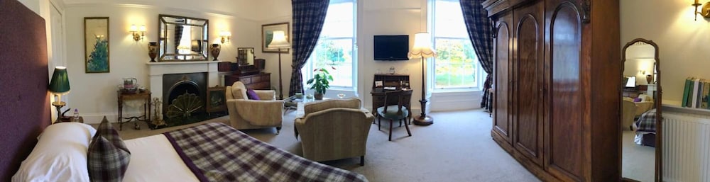 The Townhouse 5/46