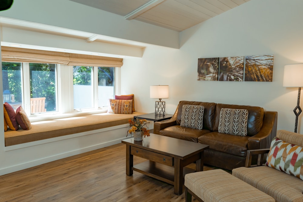 Quail Lodge Resort Golf Club 24/37