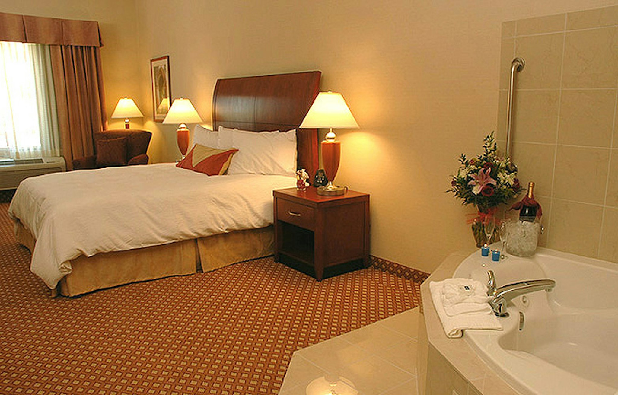 Room, King Bed, Jetted Tub
