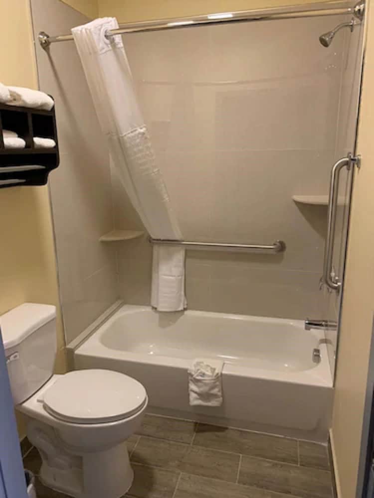 HomeStay Inn & Suites Edinburg 20/21